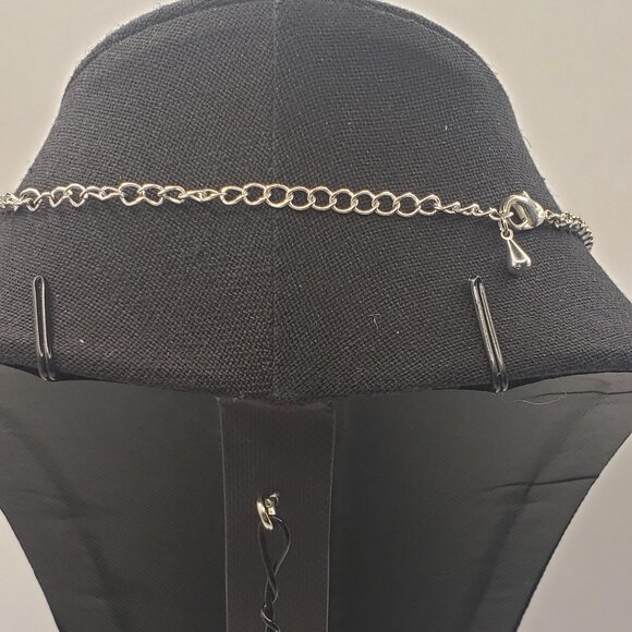 Vintage Silver Tone Graduated Round Clear Crystal and Rhinestone Choker Necklace - Picture 12 of 12